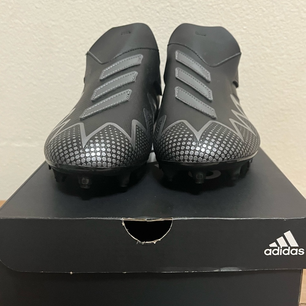 Brand New Adidas Boys Soccer Cleats Size 5